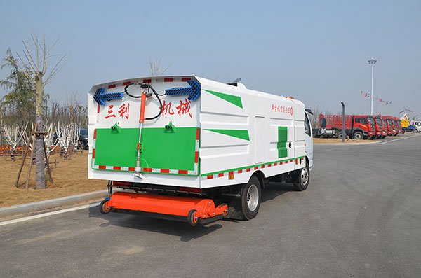 吸尘车 吸尘车